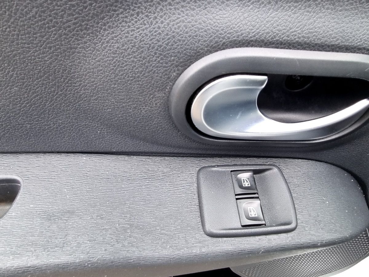 Fahrzeugabbildung Dacia Lodgy Comfort TCe 100