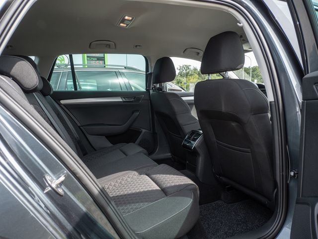Superb Combi 2.0 TDI DSG Ambition SHZ NAVI ACC