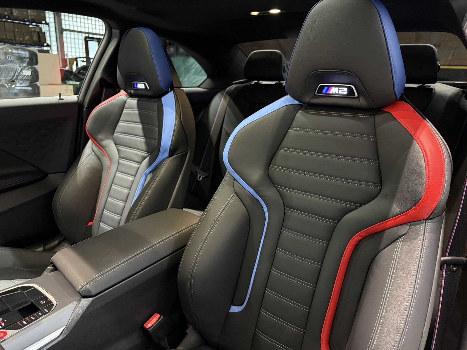 Fahrzeugeinzelansicht 12 Fahrzeugabbildung BMW M2 Coupé |Glasdach elektr. |Sitzverst. mit Memor