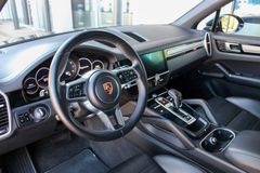PORSCHE Cayenne / SPORT DESIGN PAKET / BOSE / MEMORY