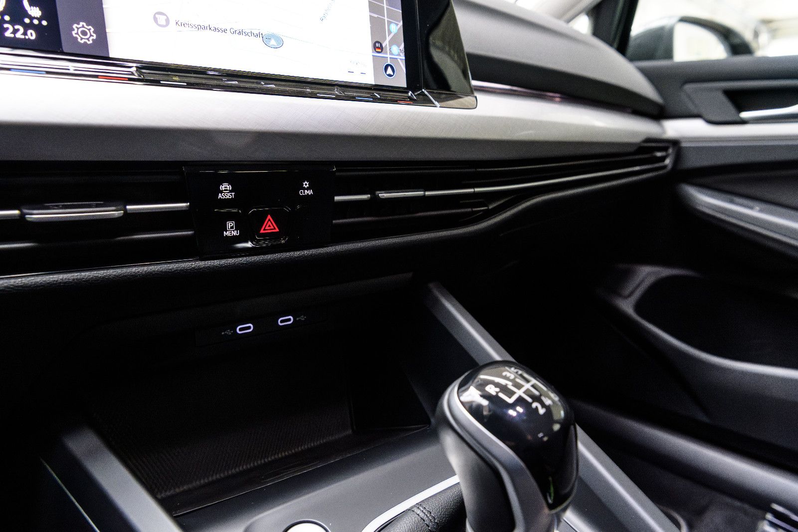 Fahrzeugabbildung Volkswagen Golf VIII Life +Navi +SHZ +ALU +LED +PDC