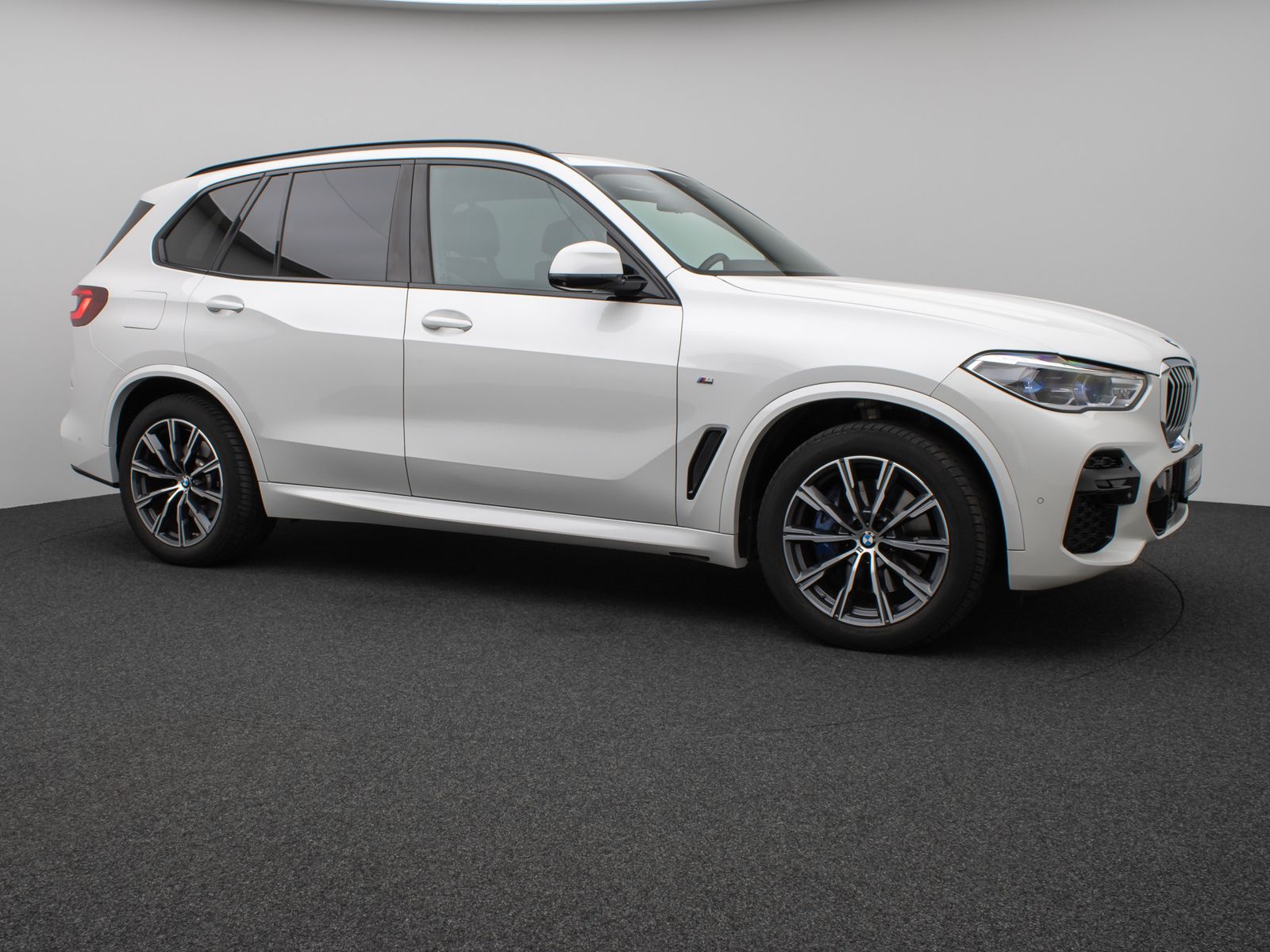 Fahrzeugabbildung BMW X5 xD30d M Sport 360°Panorama Laser HUD DAB HiFi