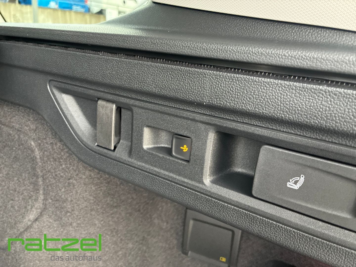 Fahrzeugabbildung Volkswagen Passat ELEGANCE 2.0 TDI Standh.+AHK+Businesspake