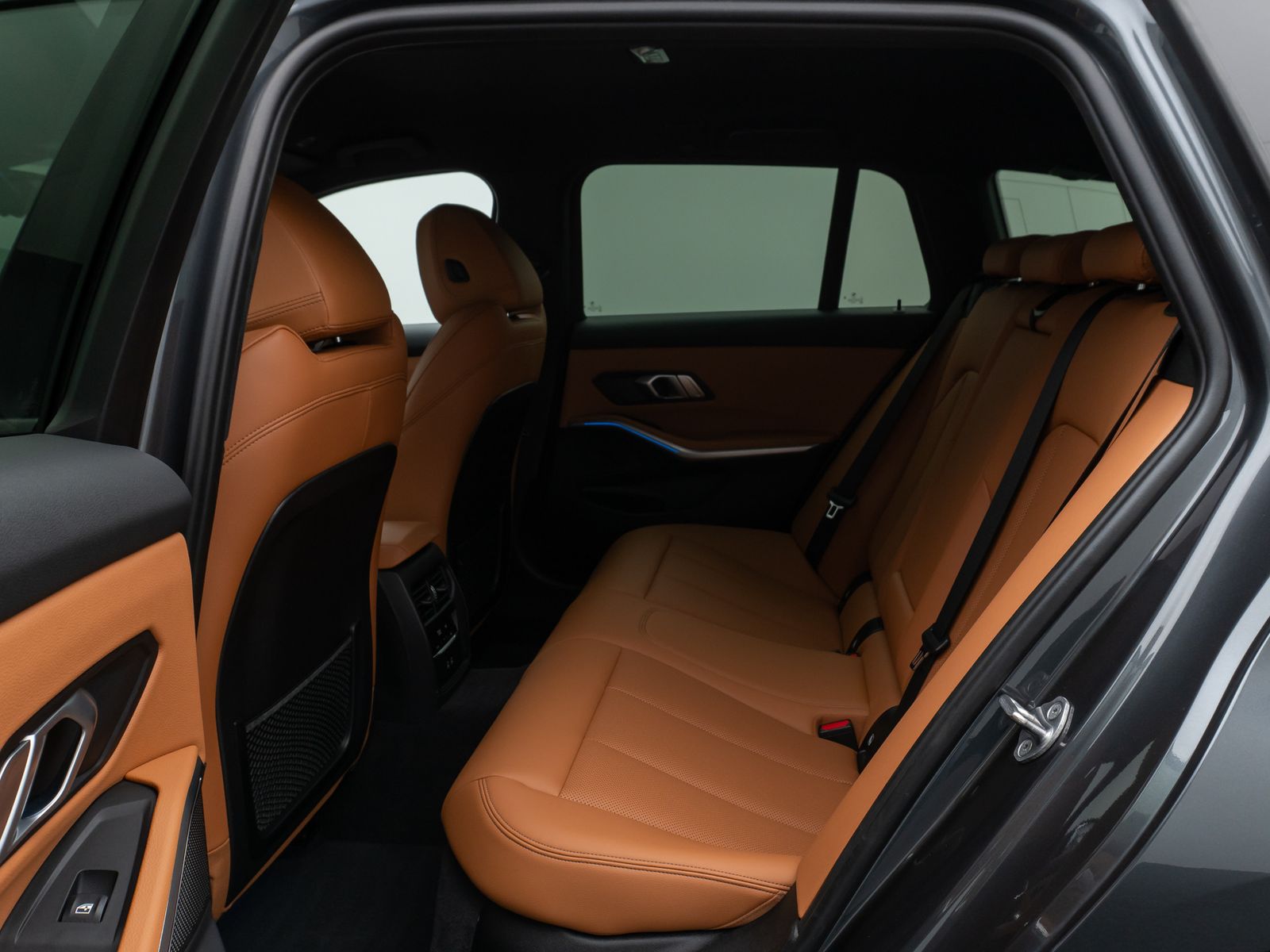 Fahrzeugabbildung BMW 330e  M Sport Kamera Laser HUD DAB HiFi Komfort