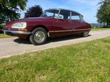 Citroën DS - rote Citroën DS