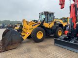 Komatsu WA 320