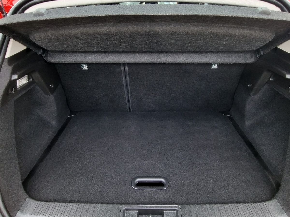 Fahrzeugabbildung Renault Captur INTENS TCe 140 EDC