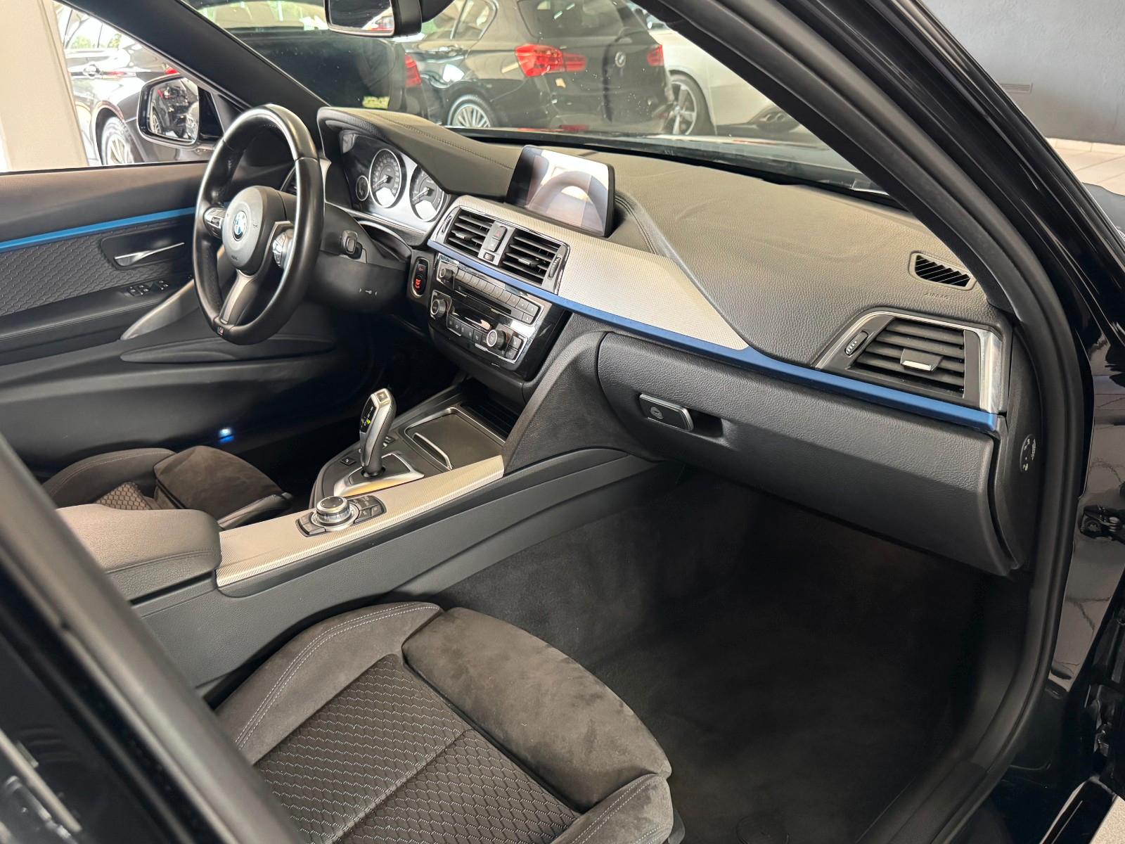 BMW 330i xDrive Touring M Sport Shadow A.