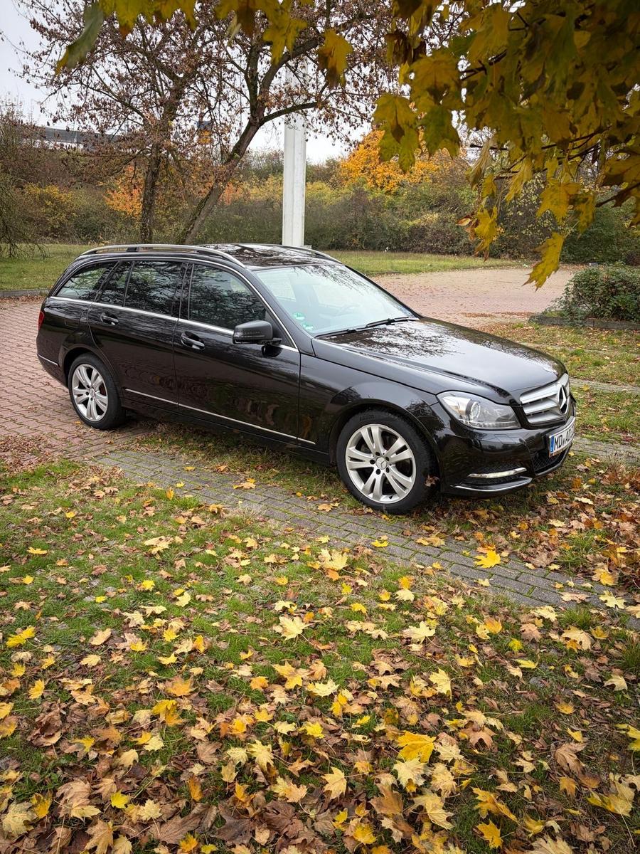 Mercedes-Benz C220 2013 — photo 9