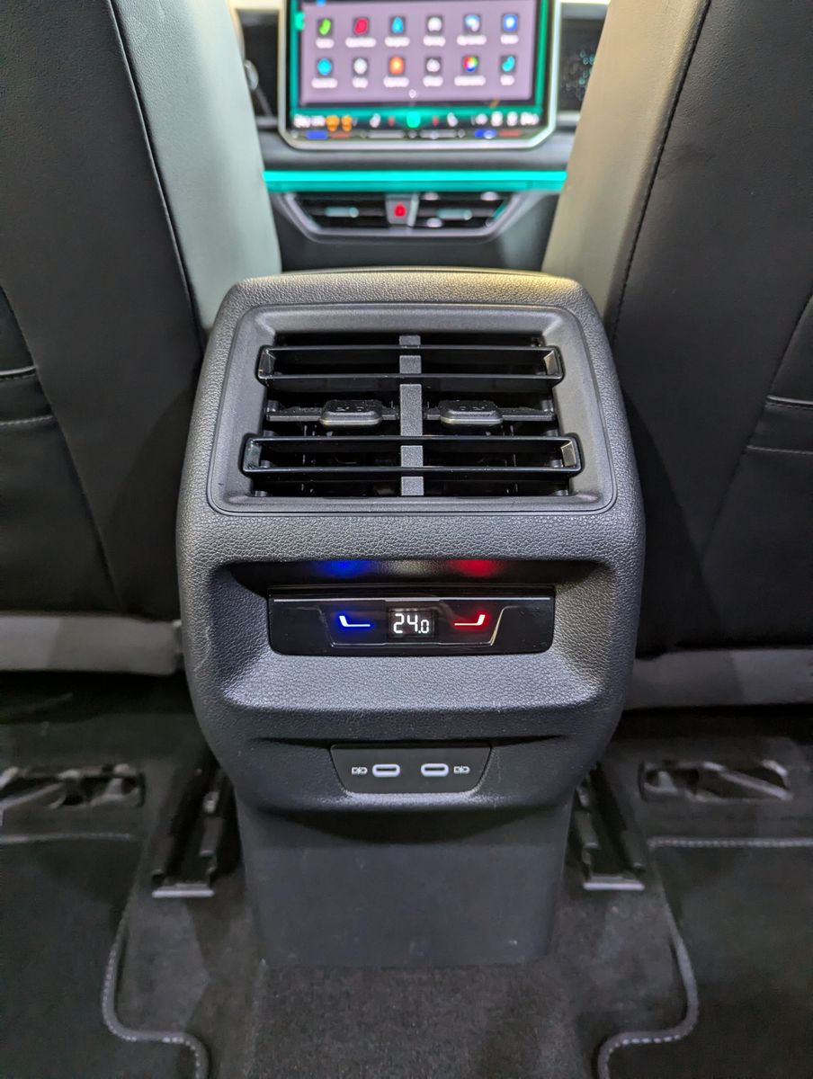 VW Tayron 2.0TDI 4M R-Line Launch Pano Black AHK 20 - Image 28