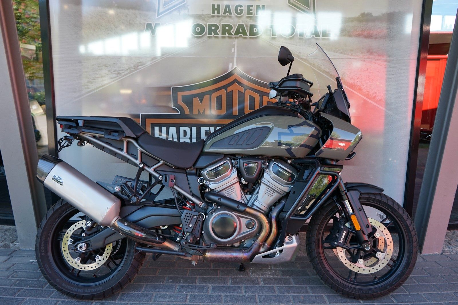 Fahrzeugabbildung Harley-Davidson Pan America Special RA 1250 S mit Jekill & Hyde