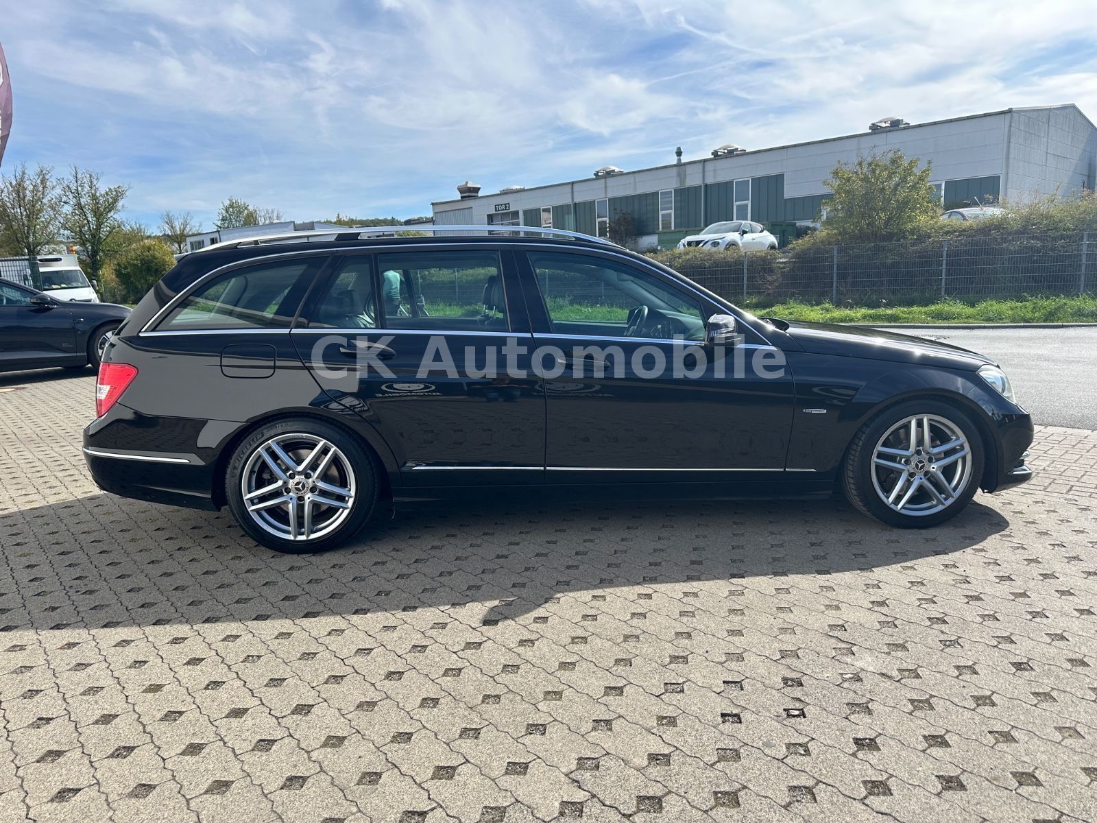 Fahrzeugabbildung Mercedes-Benz C 350 CDI T-Modell Avantgarde/Navi/Bi-Xenon/Kam.
