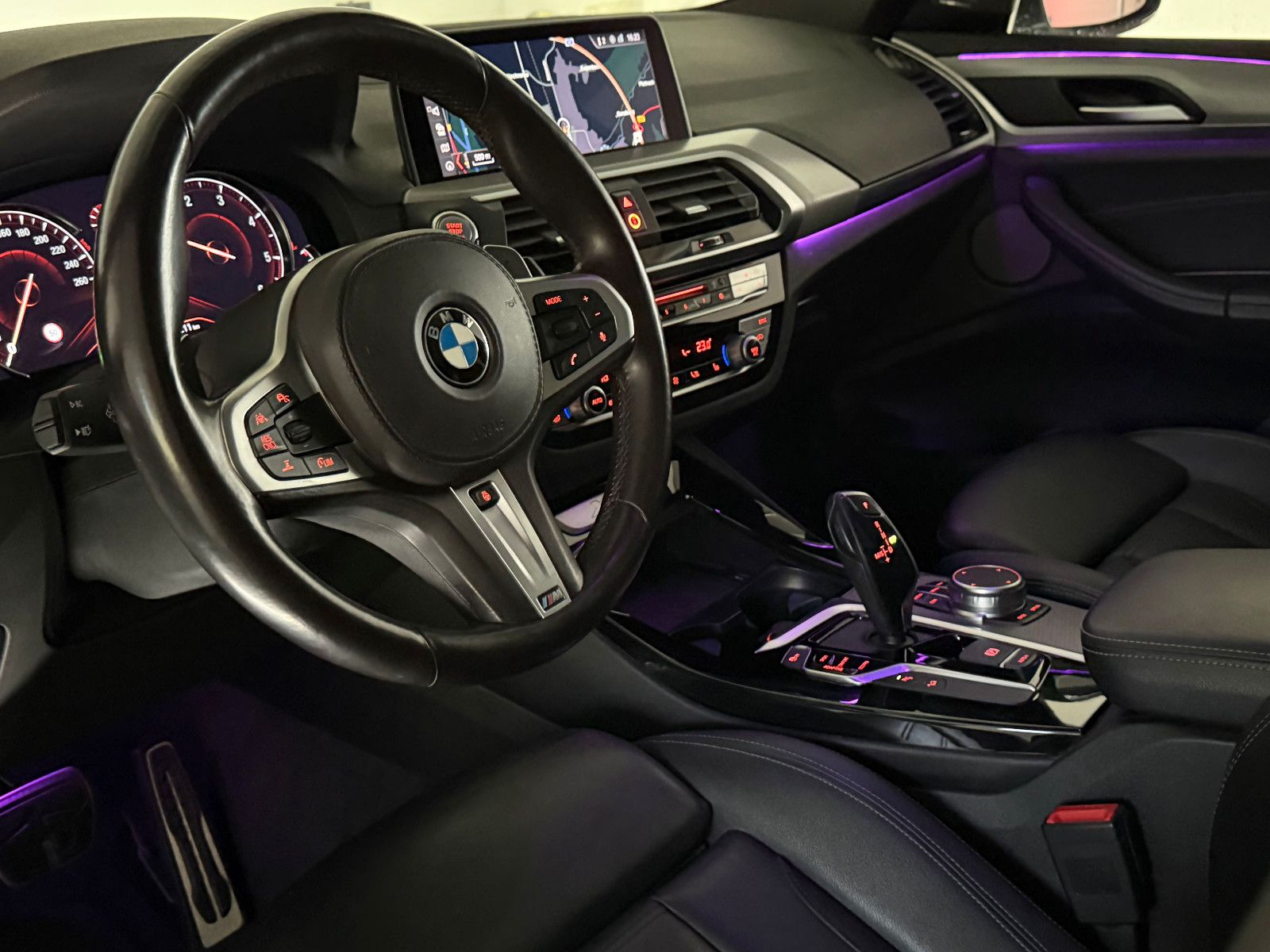 Fahrzeugabbildung BMW X3 xDrive 30 d M SPORT/LED/HuD/AHK/PANO/H&K/DAB