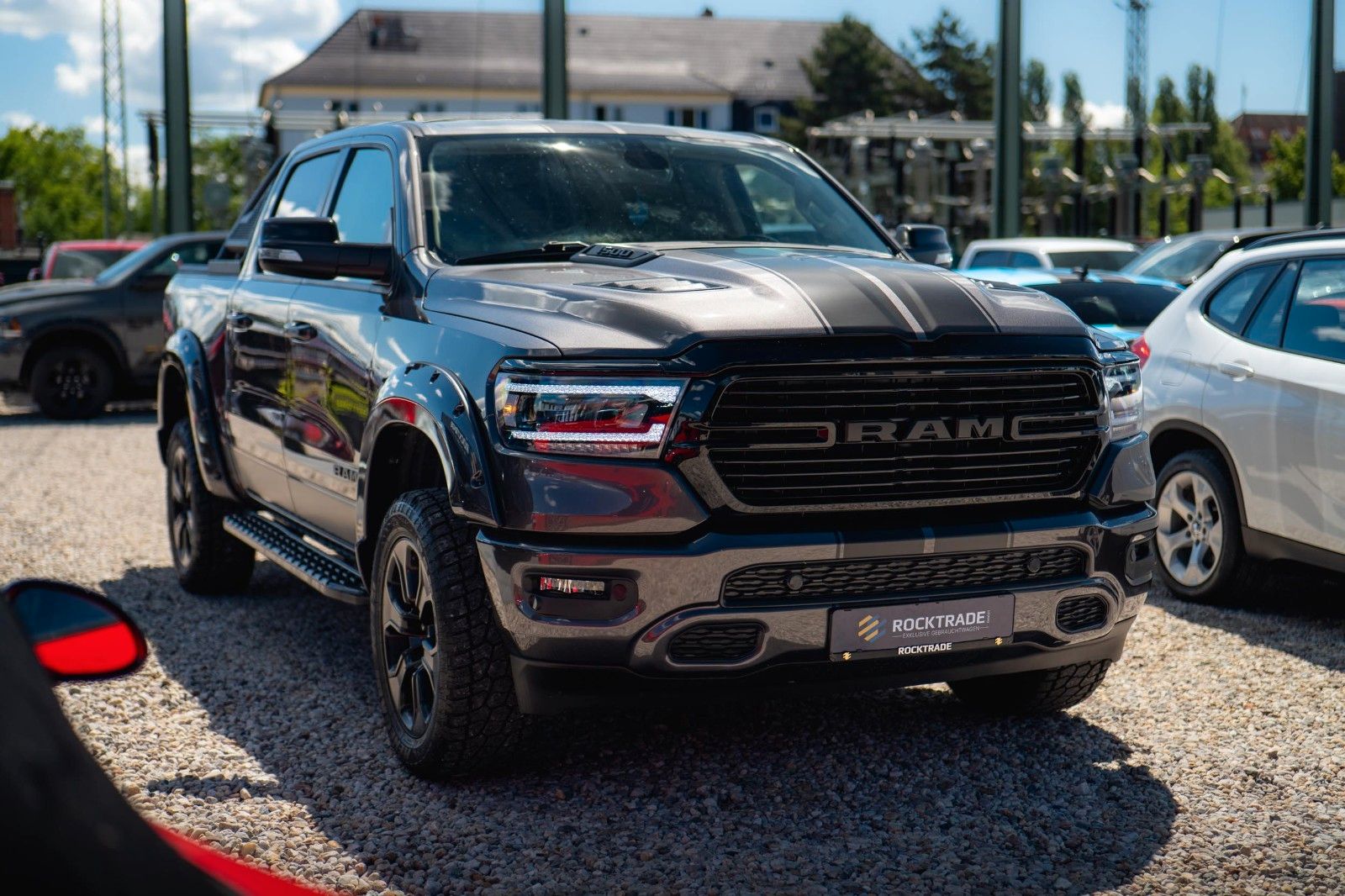 Fahrzeugabbildung Dodge RAM 5.7 V8 HEMI 4x4 OFFROAD Night-Paket *LED*