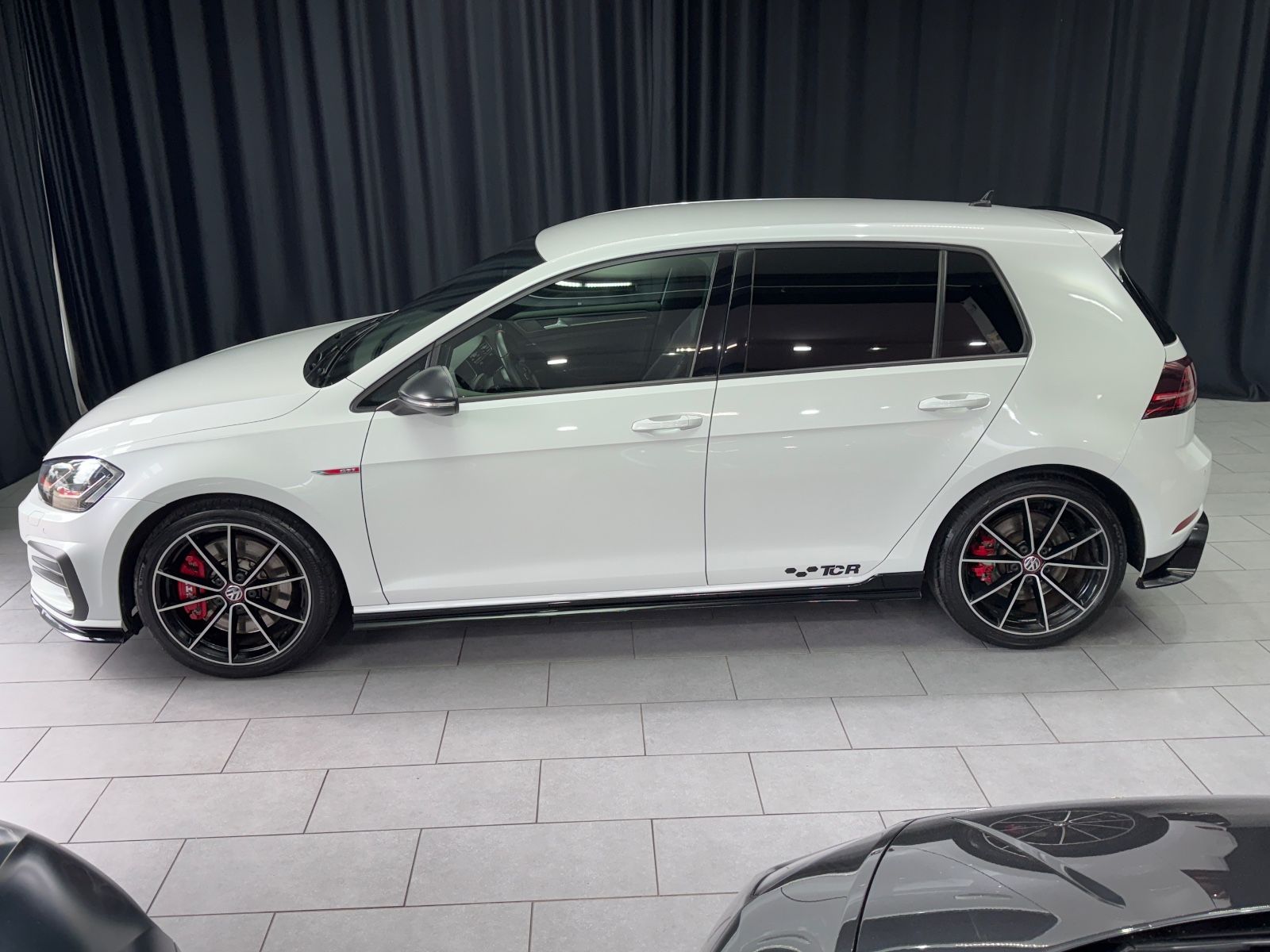 Fahrzeugabbildung Volkswagen Golf VII Lim. GTI TCR|DSG|NAVI|KAMERA|ACC|