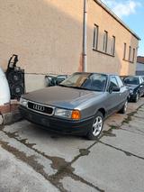Audi 80 B3 Erstzulassung 1991 - Audi 80 mit Benzin-Antrieb: Limousine, mit Klimaanlage