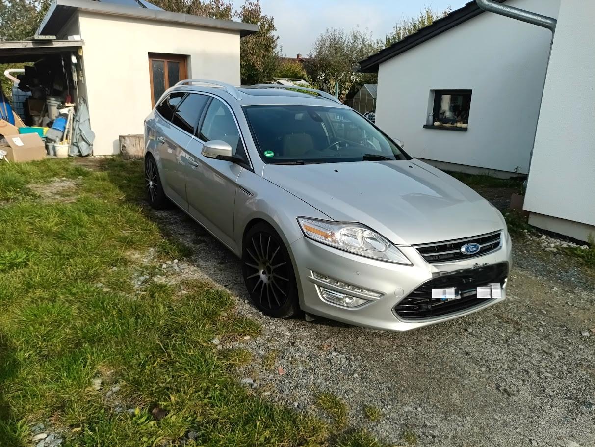 Ford Mondeo 2010 — салон