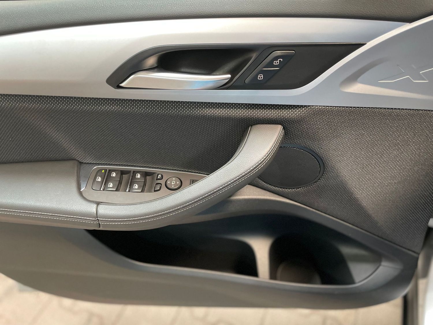 Fahrzeugabbildung BMW X3 xDrive 20 i Advantage #LED#Pano#Kamera#Tempo