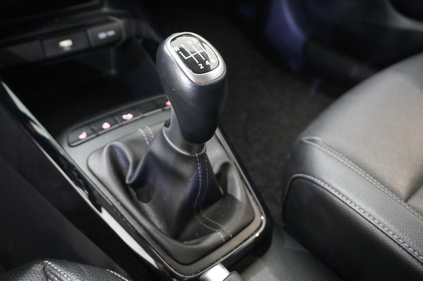 Fahrzeugabbildung Kia Rio 1.0 T-GDI VISION NAVI/LED/KAMERA/LEDER/SHZ