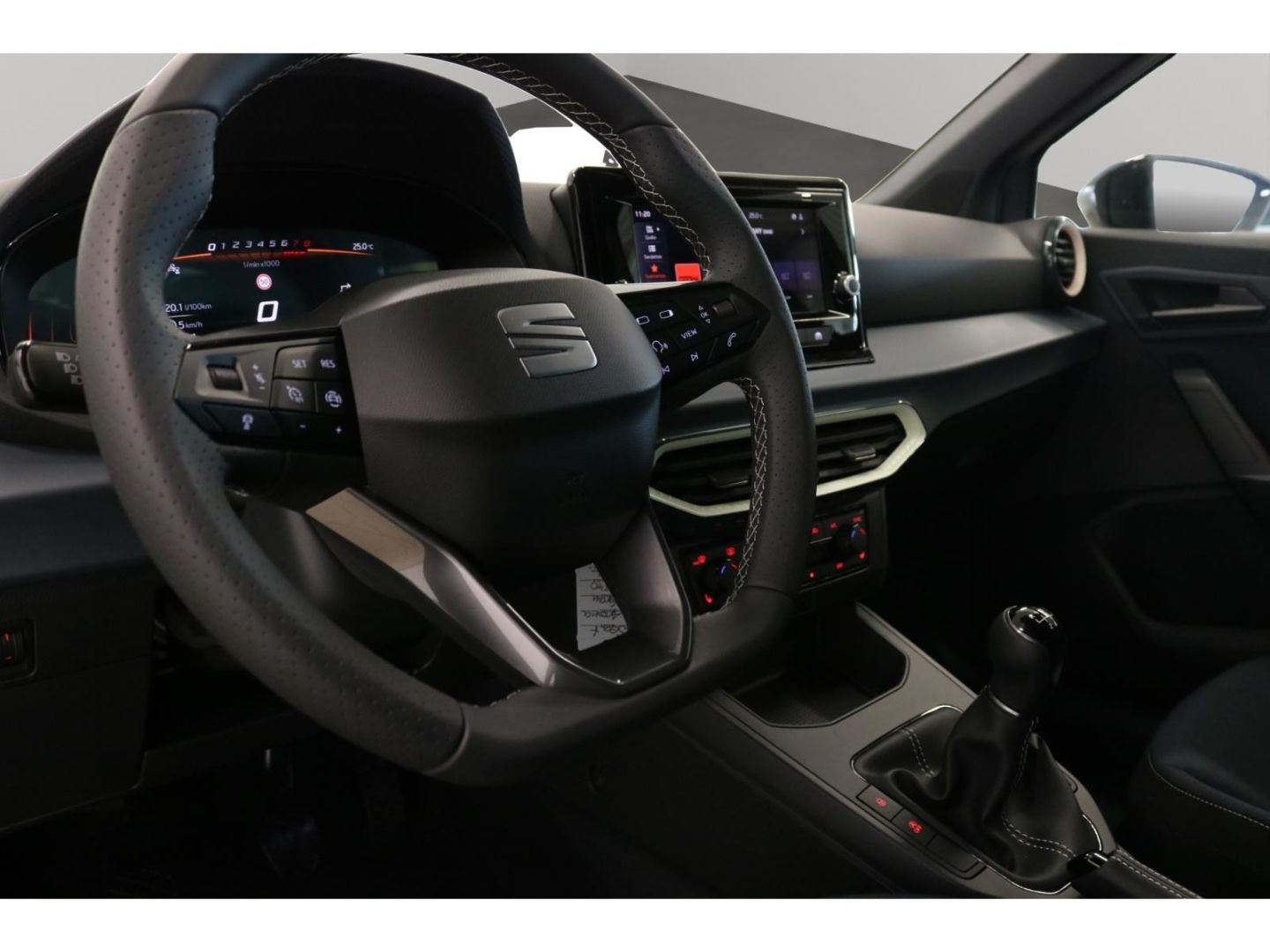 Fahrzeugabbildung SEAT Arona 1.0 TSI 70 kW Style LED ACC Mehrzonenklima