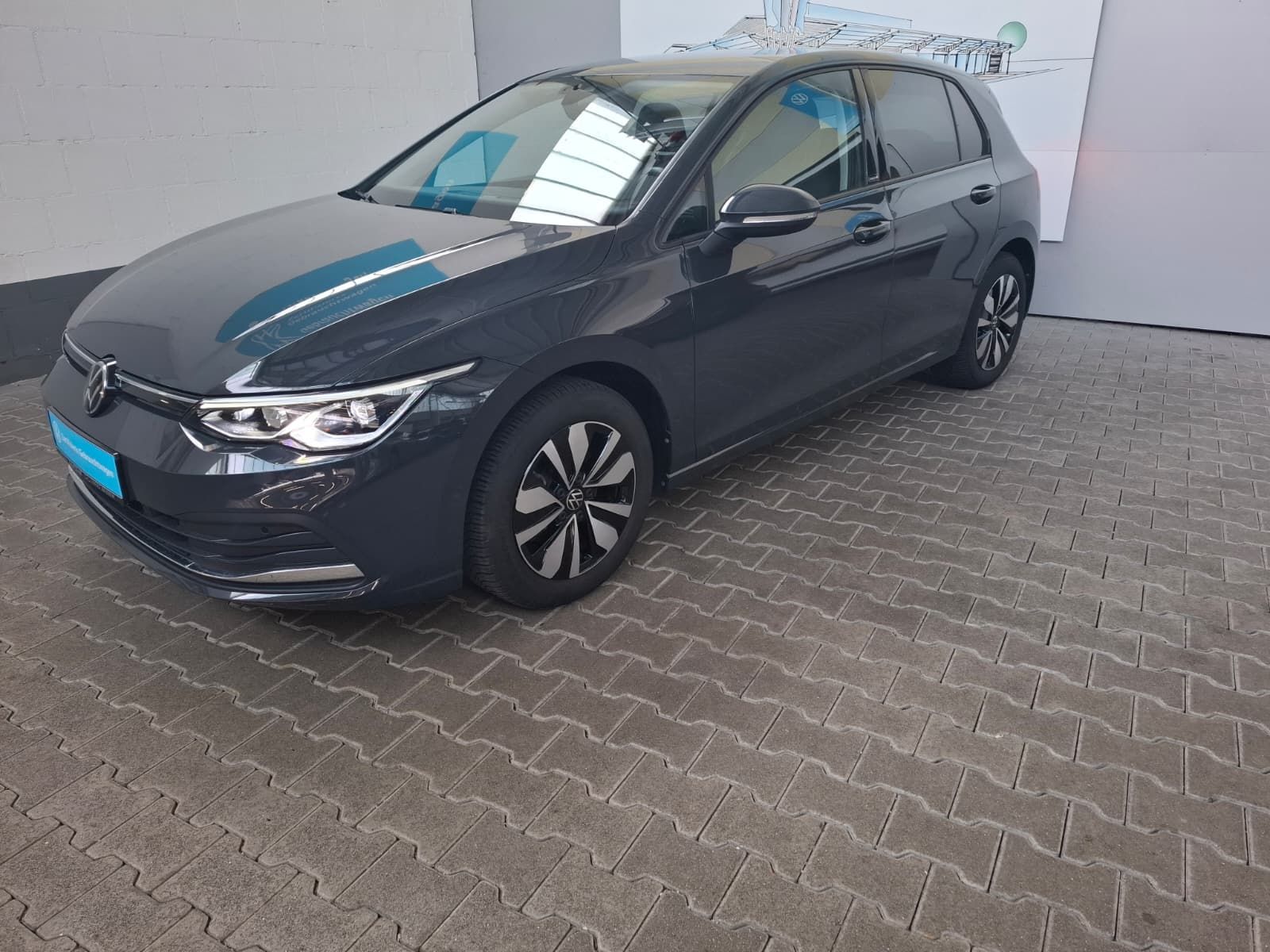 Fahrzeugabbildung Volkswagen Golf VIII Lim. Move 1,0 TSI +Kamera +Sitzheizung