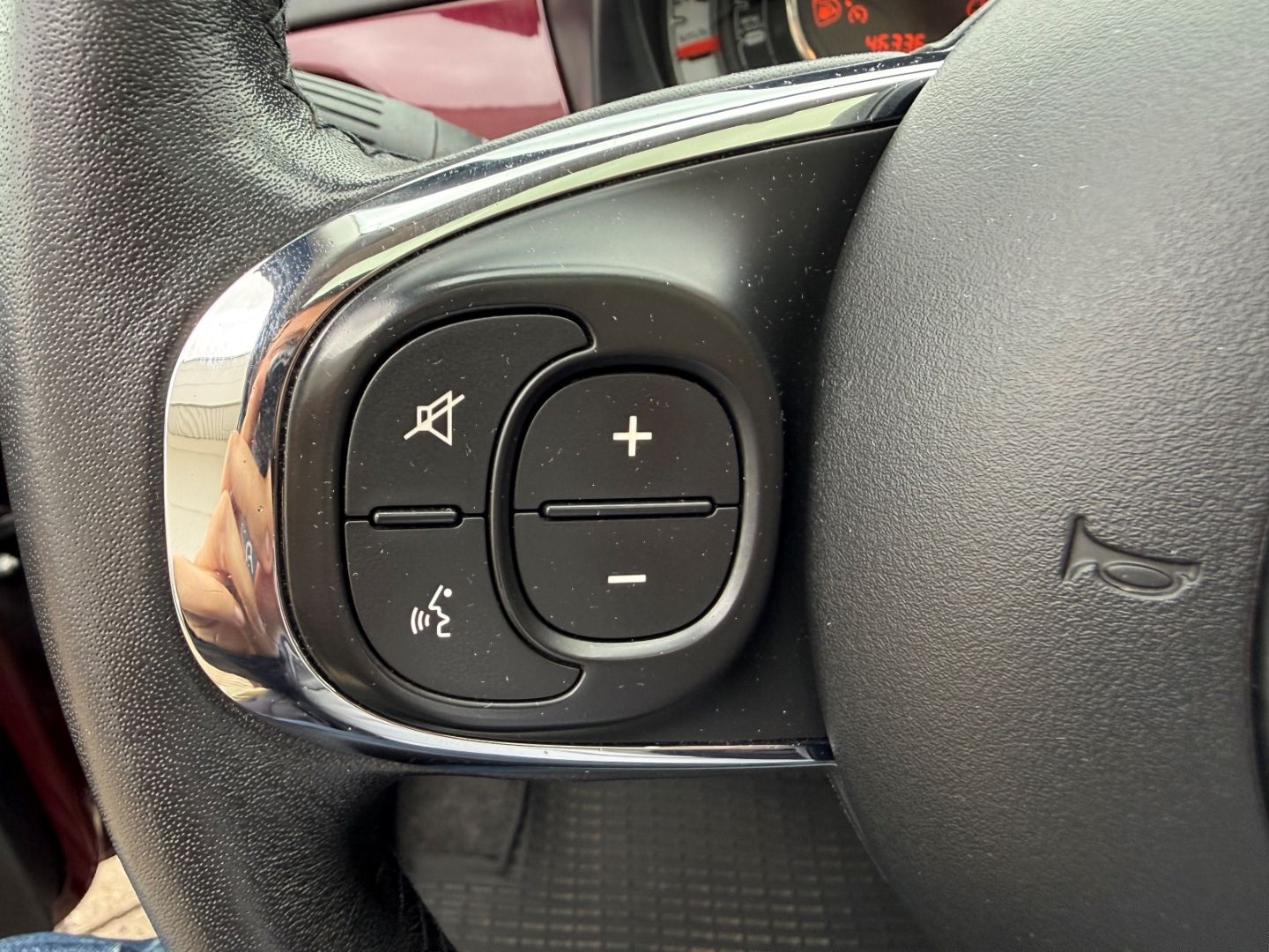 Fahrzeugabbildung Fiat 500 Lounge Pano CarPlay Temp PDC ALU BT Berganfa