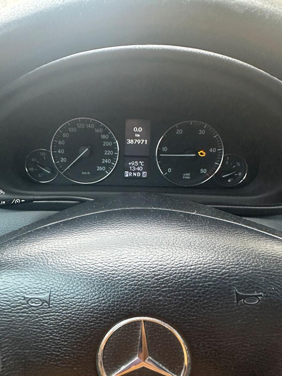 Mercedes-Benz 220 2005 — photo 9