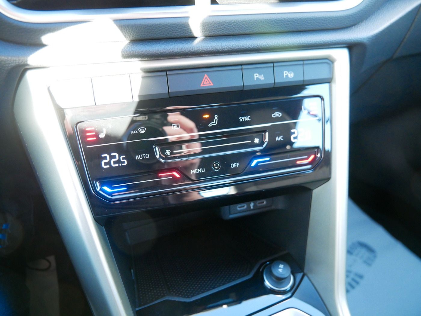 Fahrzeugabbildung Volkswagen T-Roc Cabriolet 1.0 MOVE NEU42T AHK LED SHZ+LHZ