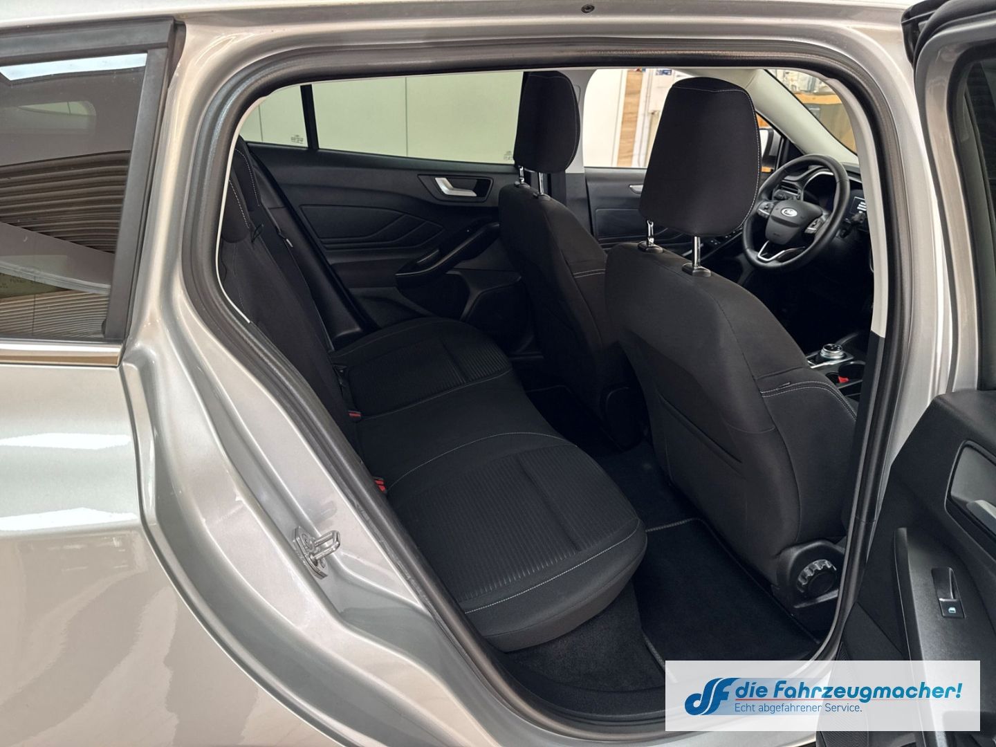Fahrzeugabbildung Ford Focus Turnier Titanium X Navi Digitales Cockpit