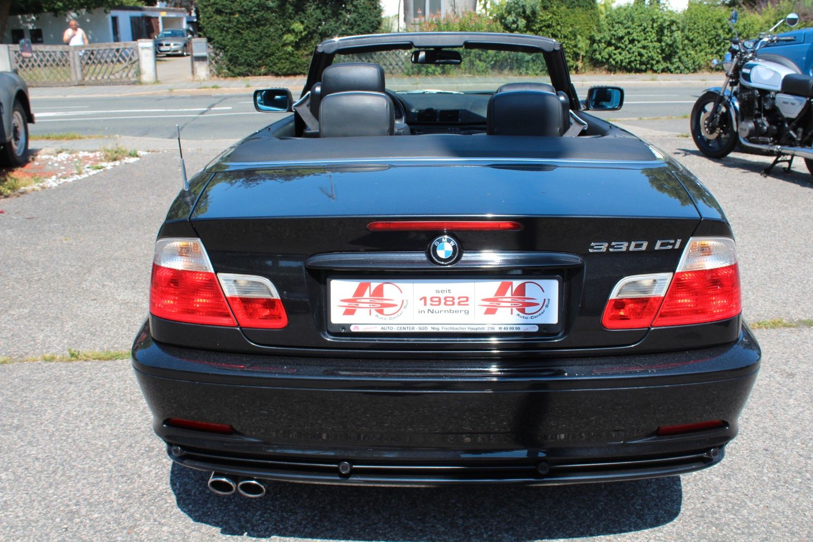 330Ci CABRIO 1. Hand Scheckheft!!