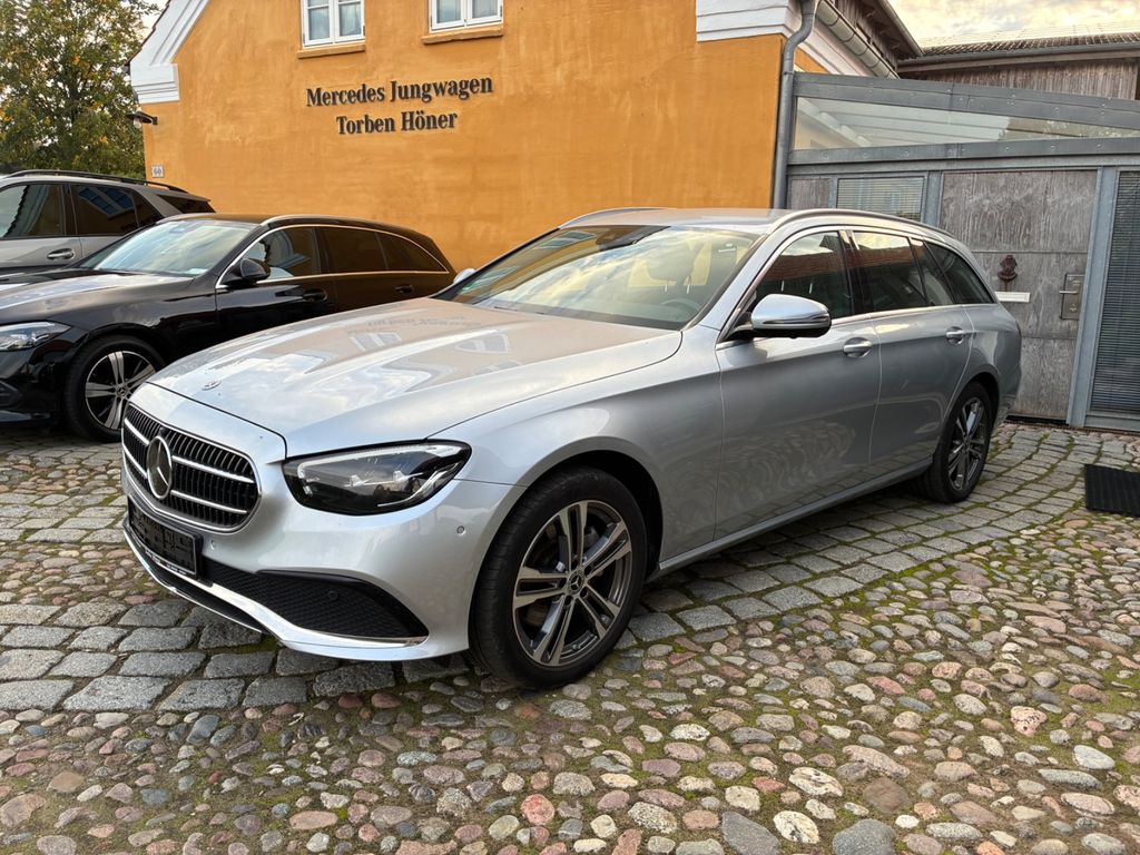 Image of Mercedes-Benz E 220