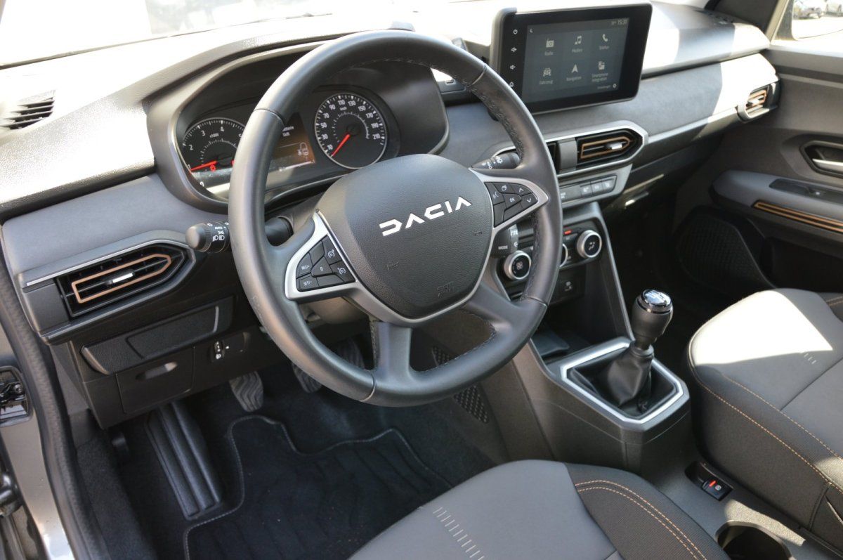 Fahrzeugabbildung Dacia Jogger   Extreme+ AHK SHZ LED 7-Sitzer