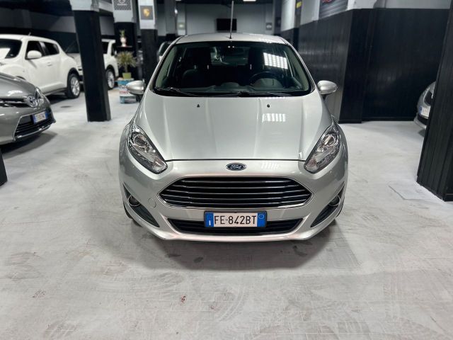 Ford Fiesta 1.5 TDCi 75CV 5 porte Black & White 