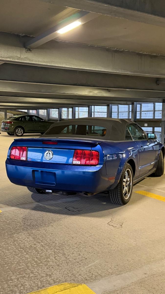 Ford Mustang V6 Cabrio 
