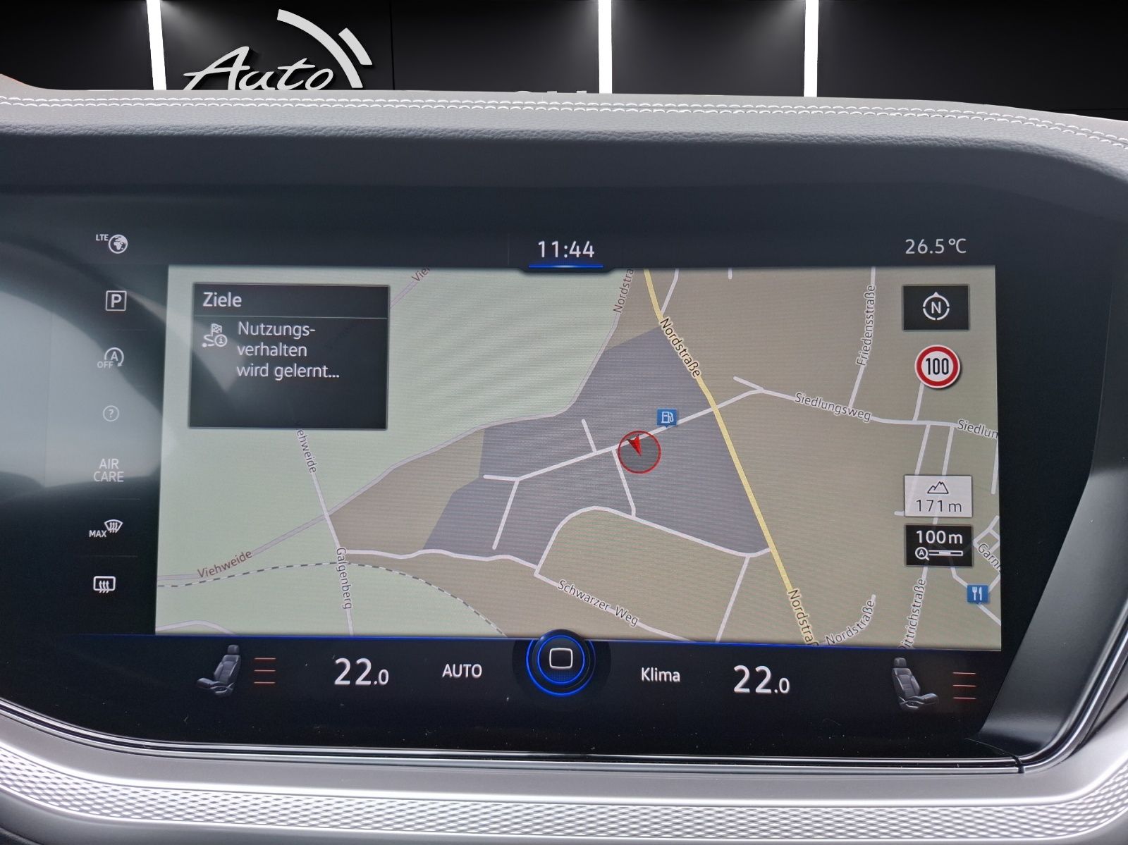 Fahrzeugabbildung Volkswagen Touareg TDI AHK Navi Leder ACC RFK SH 19"