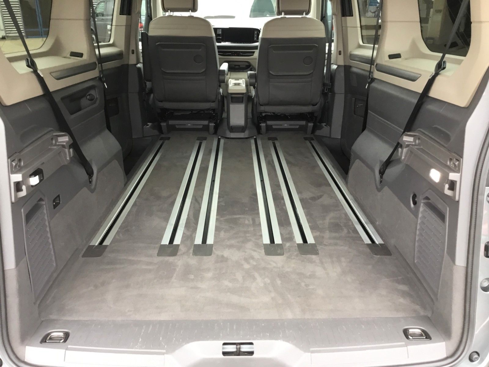 Fahrzeugabbildung Volkswagen T7 Multivan Life TDI DSG LÜ+AHK+ACC+LED+Leder