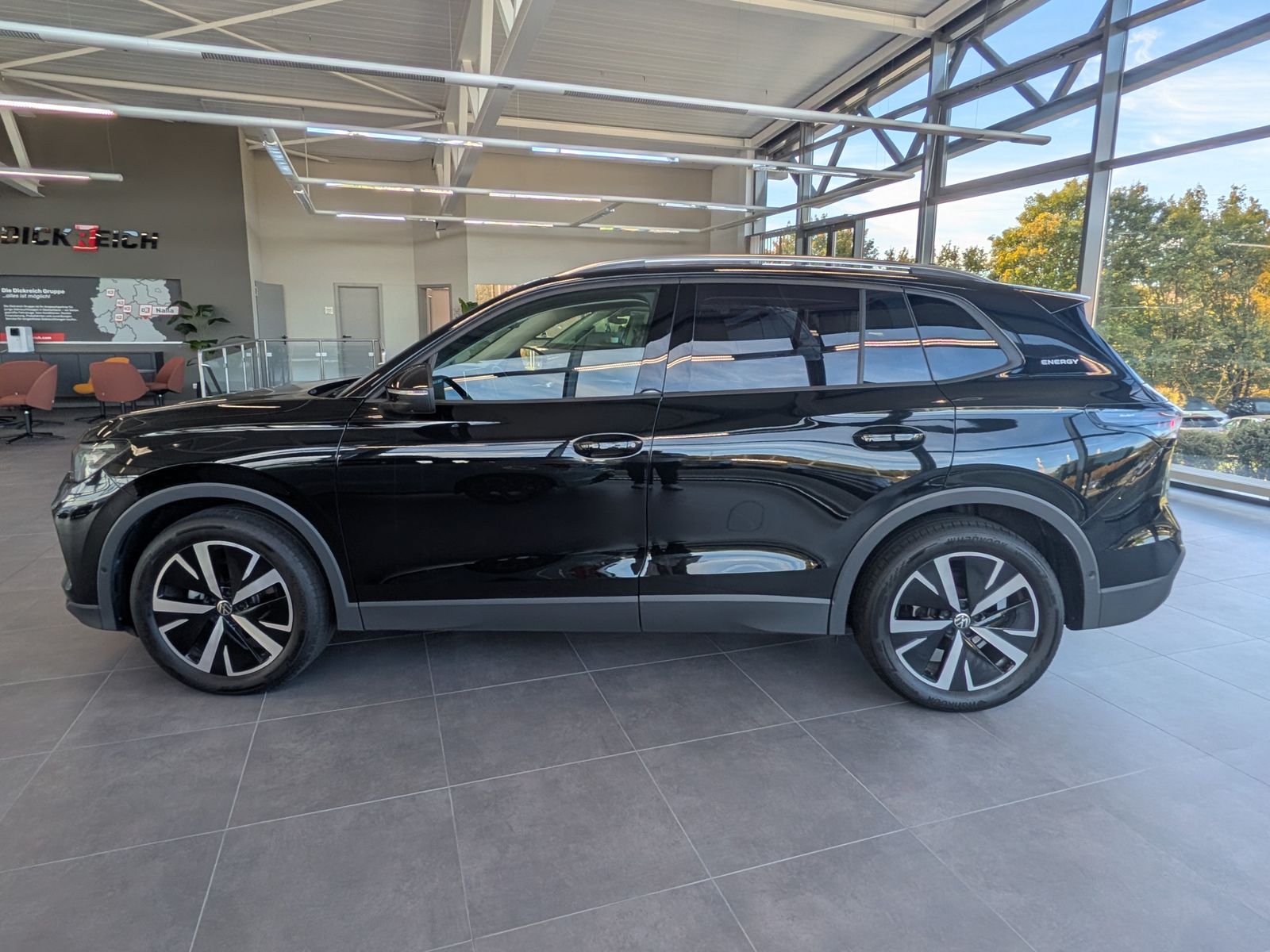 Fahrzeugabbildung Volkswagen Tiguan 1.5 eTSI ENERGY HD-Matrix 360 AHK 19