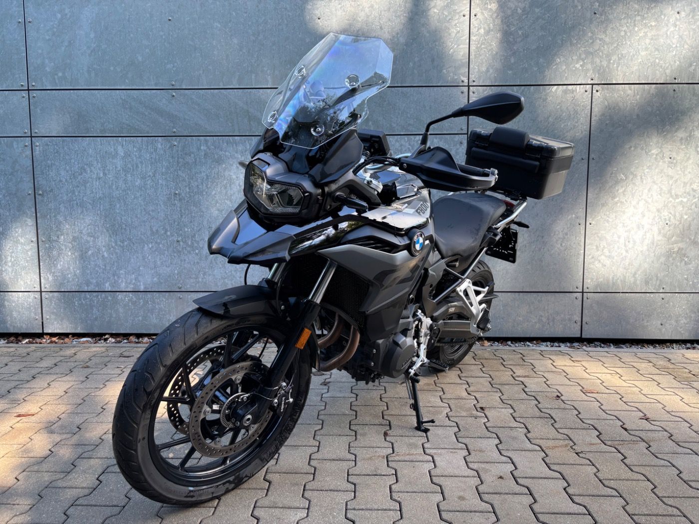 Fahrzeugabbildung BMW F 800 GS Style Triple Black Tieferlegung Topcase