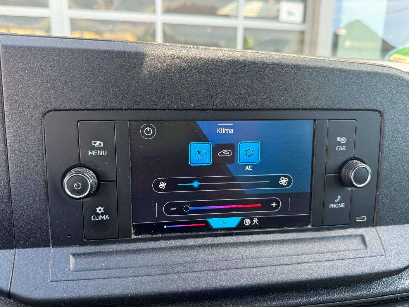 Fahrzeugabbildung Volkswagen Caddy BLUETOOTH/AUTO-HOLD/ACC/TEMPOMAT/