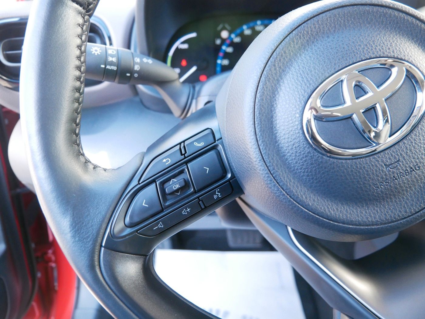 Fahrzeugabbildung Toyota Yaris Cross 1.5 VVT-iE Elegant AHK Kamera ACC LH