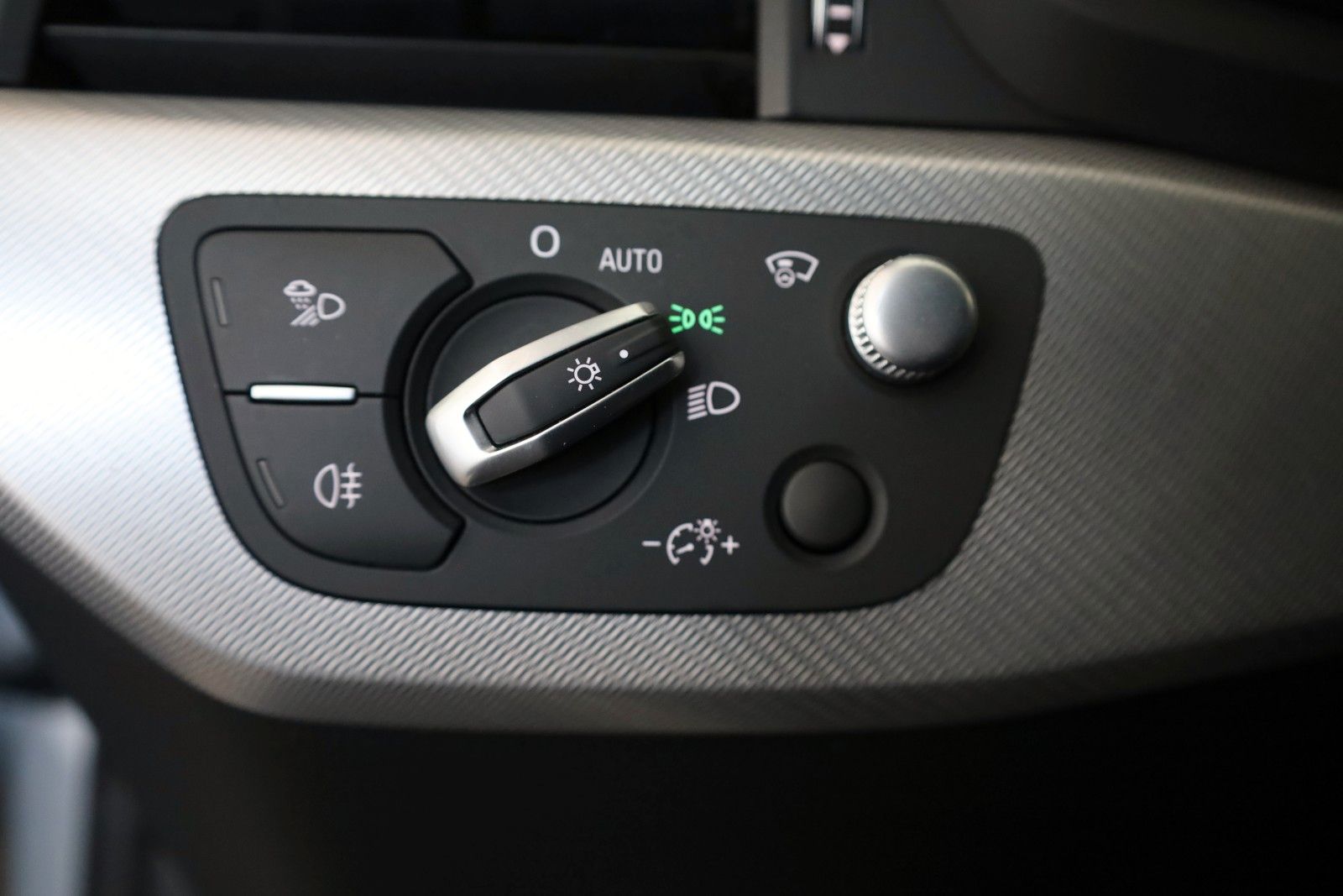 Fahrzeugabbildung Audi A4 Avant 45 TFSI S Line Leder,Navi,LED,Panorama