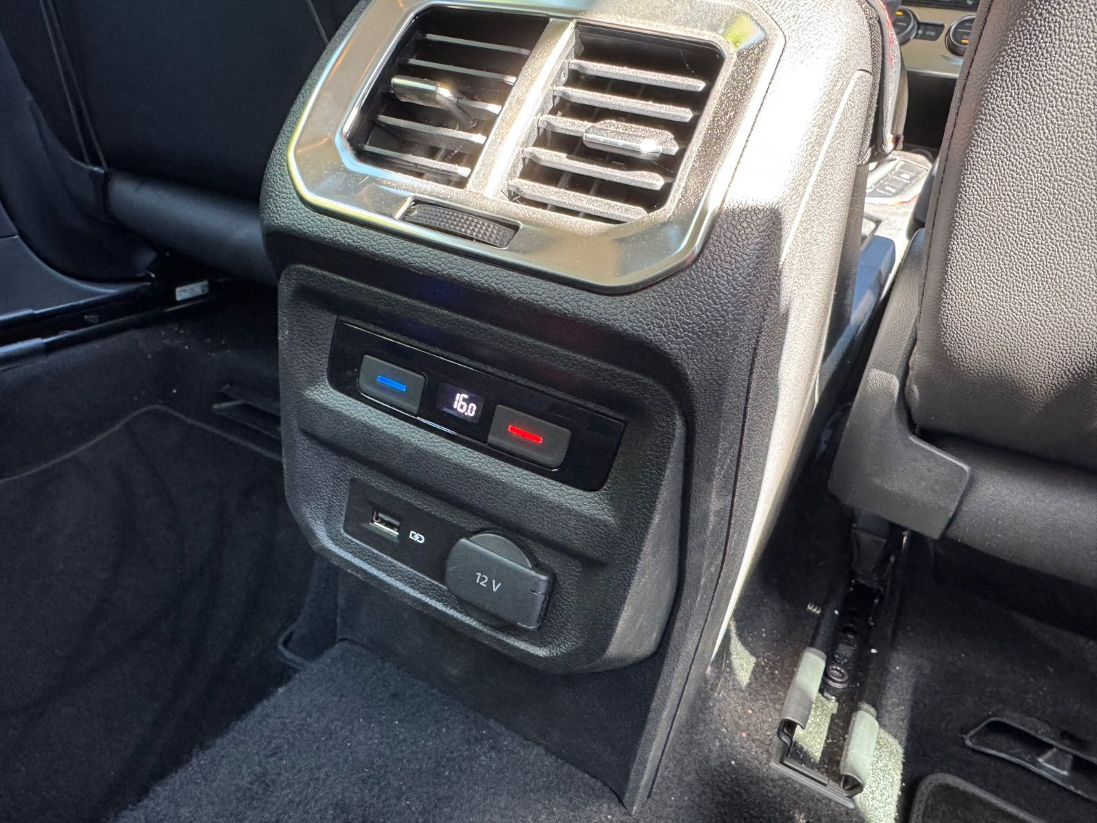 Volkswagen Tiguan Trendline BMT/ 18.827 KM/ SPURHALTE/ foto 13