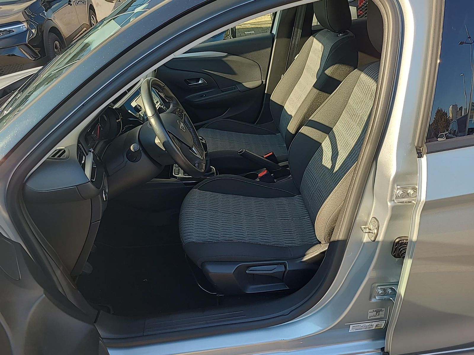 Fahrzeugabbildung Opel Corsa F Edition #SHZ+PDC+LANEASSIST+CARPLAY+