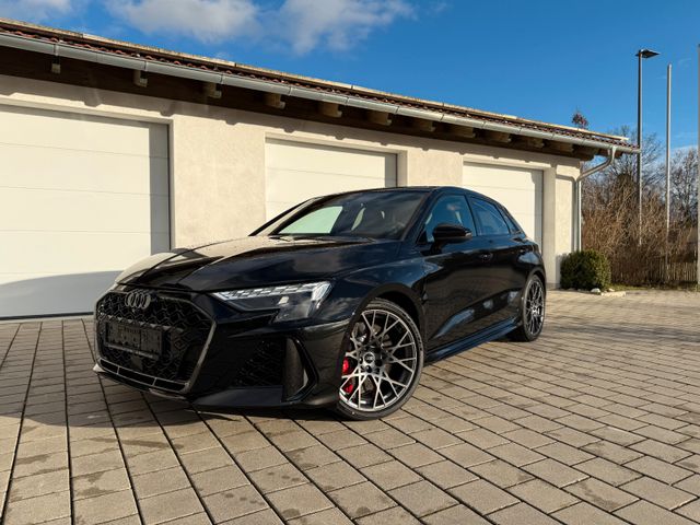 Audi RS3 quattro Sportback/FACE LIFT/Racing Seat