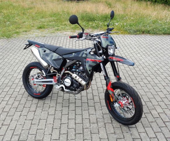 Fantic Supermoto XMF 125 Motard Edition Camouflage!!