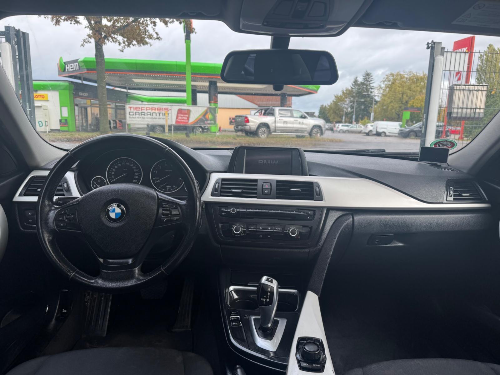 BMW Série 3 320i Touring BVA 184ch - Toit ouvrant - Clim - Régulateur de vitesse - Attelage