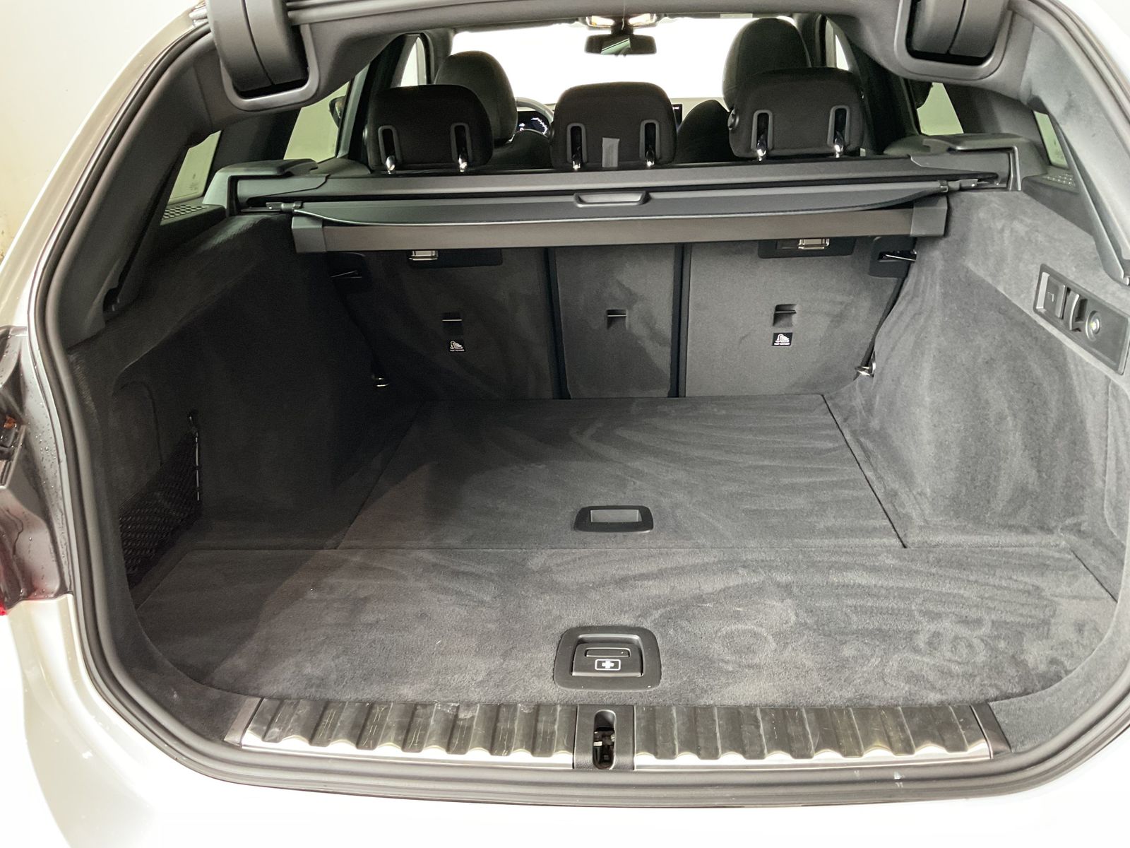Fahrzeugabbildung BMW 330i xDrive | M Sportpaket pro | Panorama-Glasda