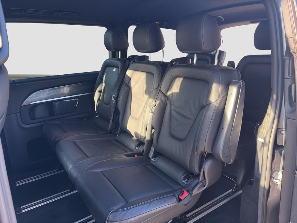 Fahrzeugabbildung Mercedes-Benz EQV 300 AVANTGARDE Lang Leder*Navi*360*KeyLess
