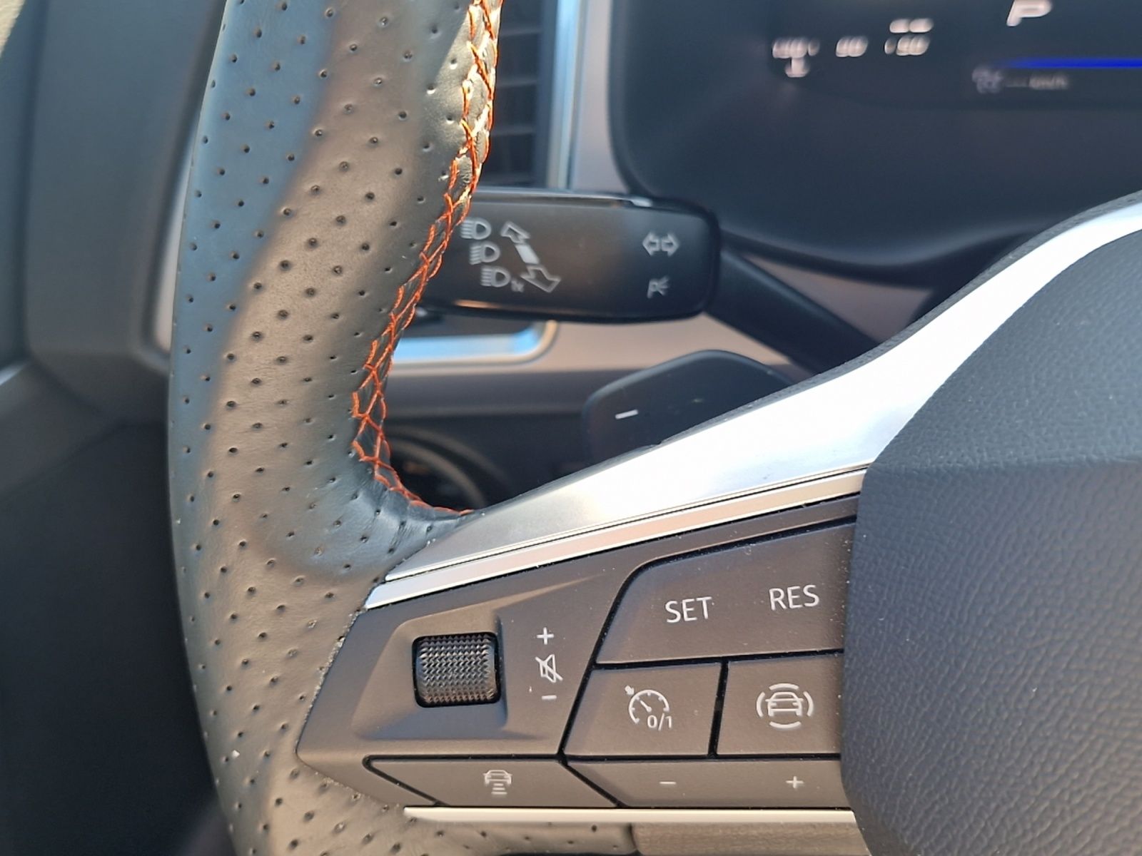 Fahrzeugabbildung SEAT Ateca FR 4Drive LED Navi ACC STHZ RFK SHZ