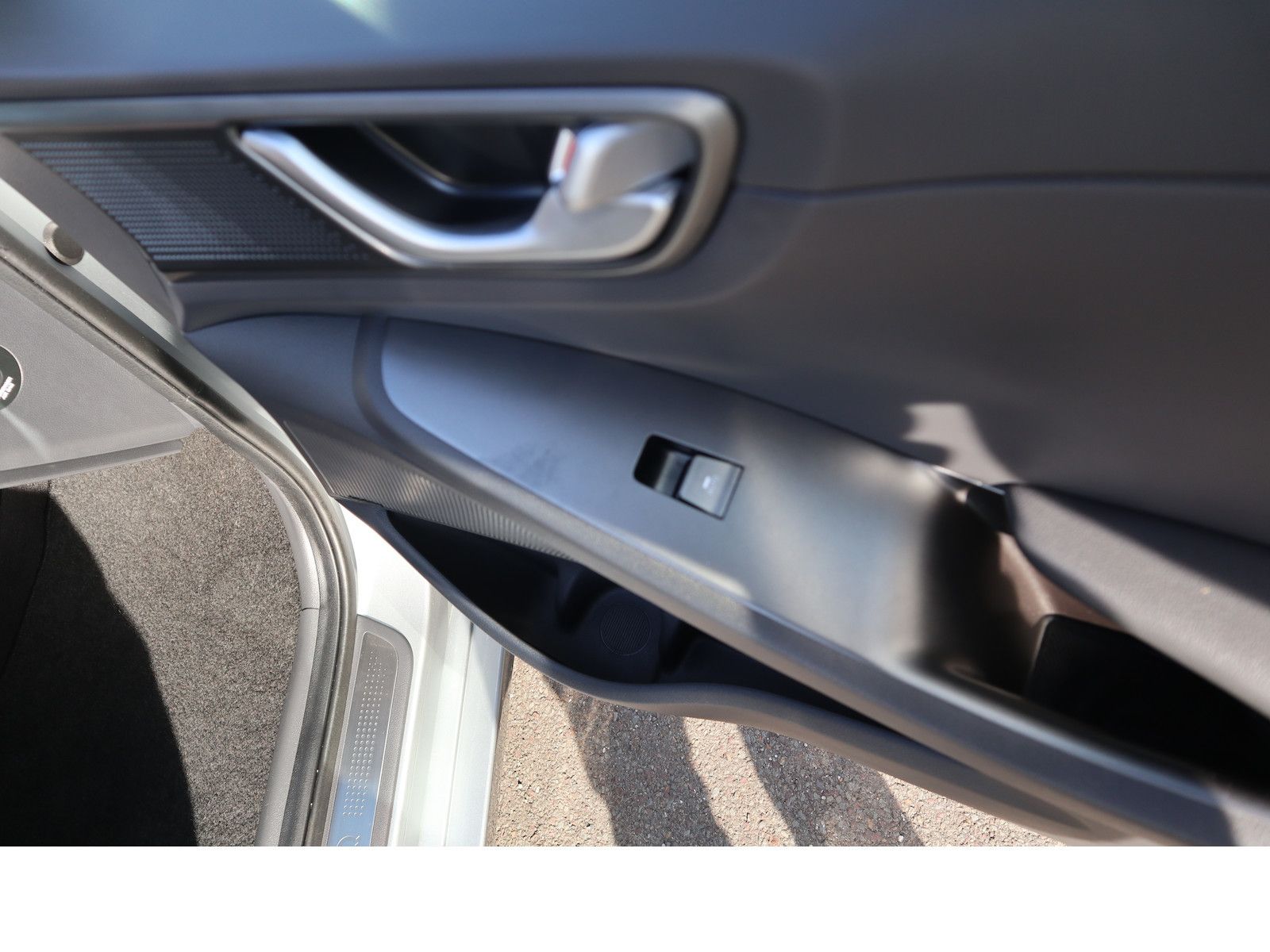 Fahrzeugabbildung Hyundai IONIQ Premium Hybrid Navi Scheckheftgepflegt